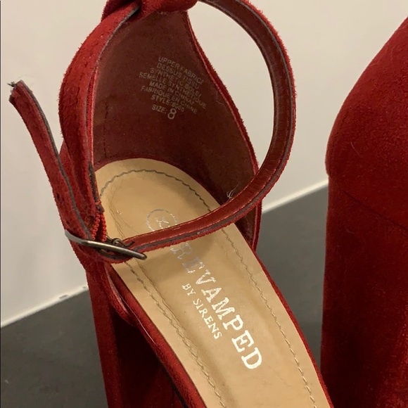 Red heels - Picture 2 of 2